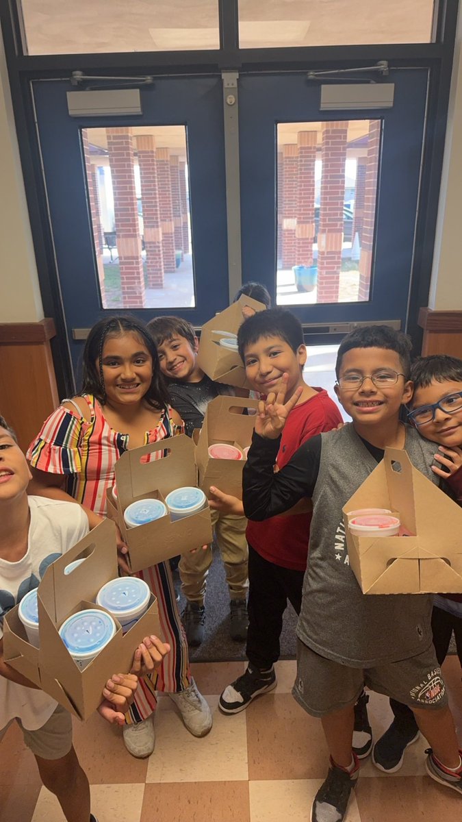 Roxologist's tweet photo. Here’s how inferencing went today…from illustrations to text! These @BluebonnetLions are 🔥and each one received a slush today for reaching WIGs and growing! https://t.co/2yr0F6VtbD