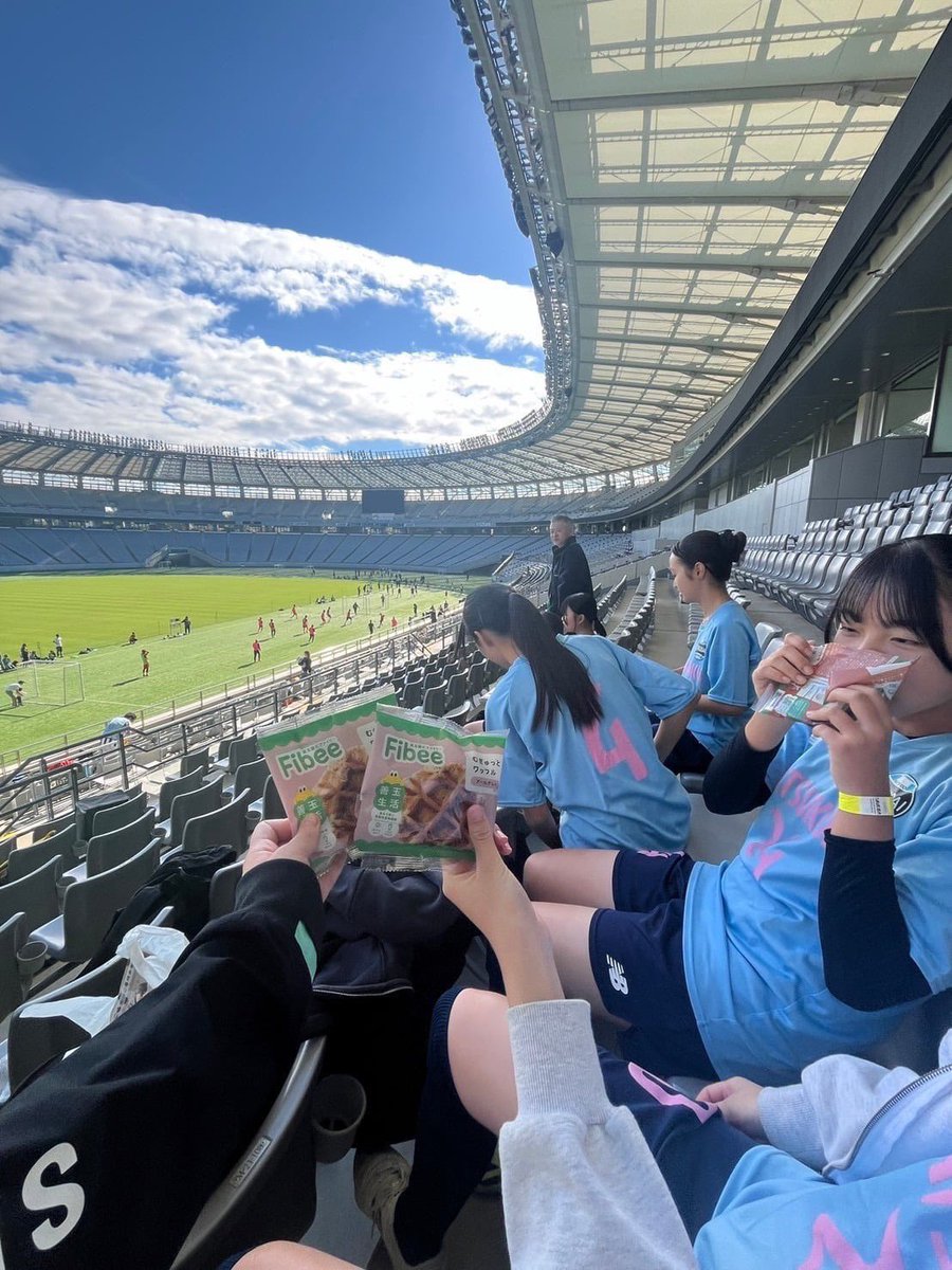 ENIJE's tweet photo. X

Enije チャリティーフットサル大会in味スタ！2024、快晴でした！きもちよく汗をかいて小腹がすいて、ミツカンさんご提供のFibeeむぎゅっとワッフルをみんなでいただきました！うまー！ https://t.co/ptIRJI7yLu