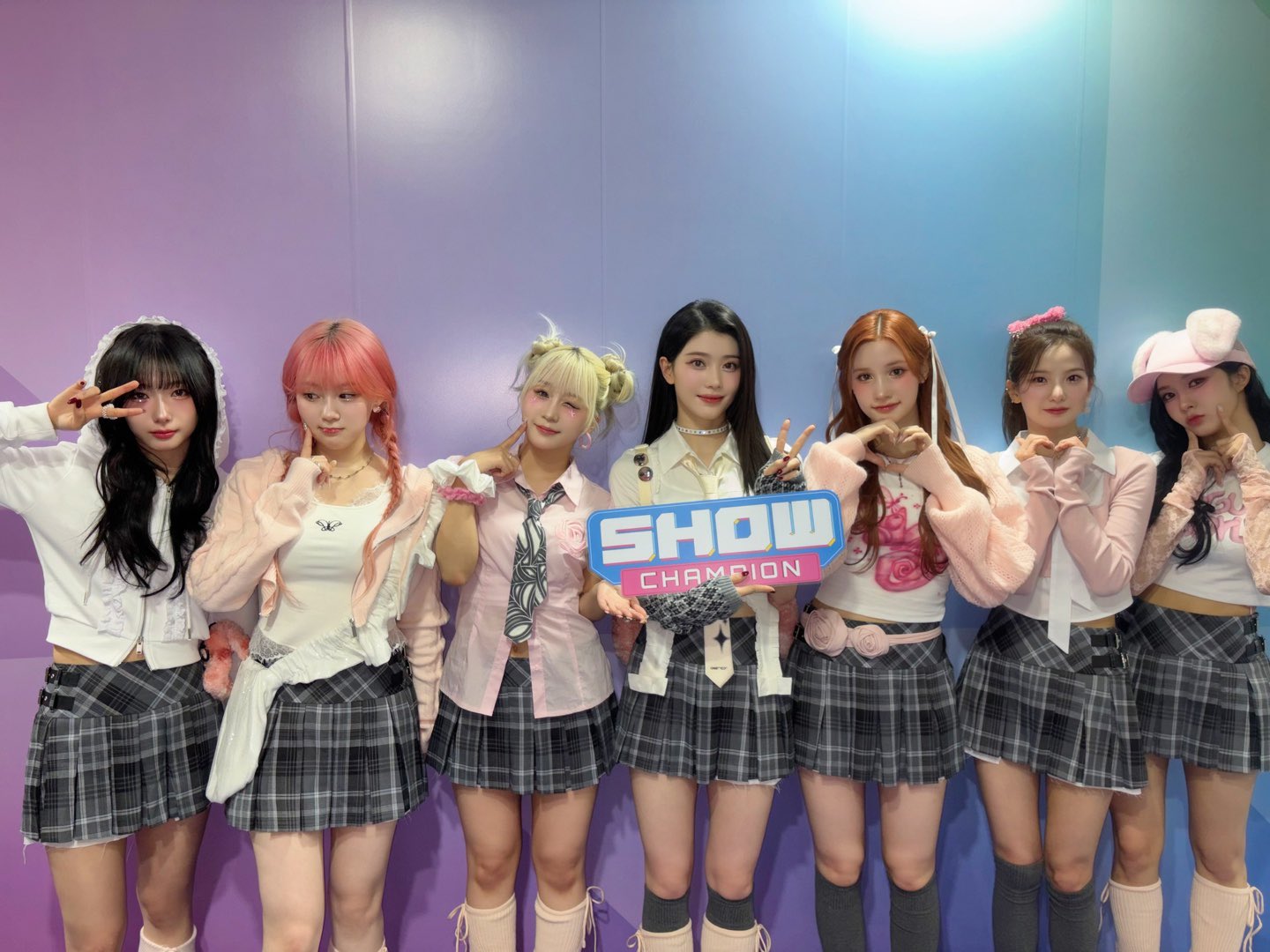 GcPYkC9aAAAkP0o?format=jpg&name=large