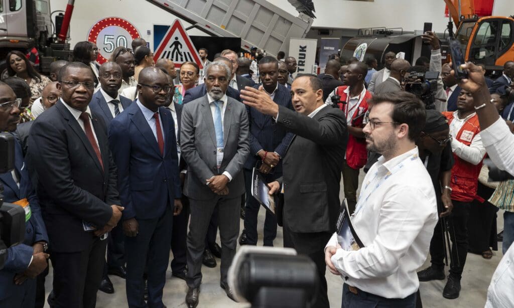 RCI: Le Salon des infrastructures d’Abidjan (SIA) 2024 explore les innovations BTP sous le thème « Technologies émergentes ». Rendez-vous du 12 au 14 novembre au Parc des expositions d’Abidjan pour discuter des défis du secteur. En savoir plus: 1l.ink/XQ7P3JV