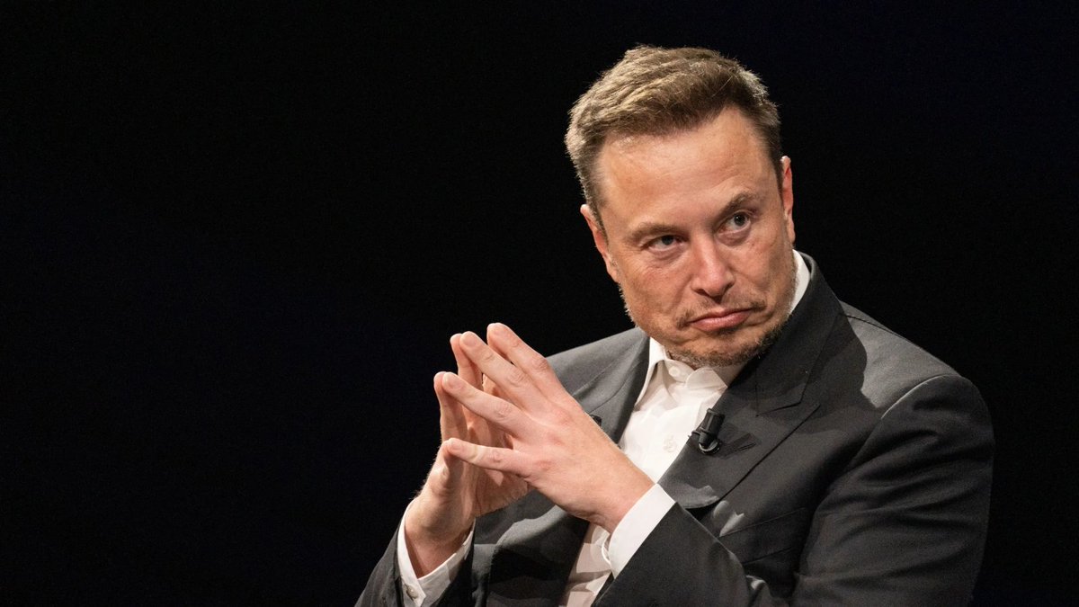 .<a href="/elonmusk/">Elon Musk</a> è il proprietario di questo social.
Ha tutto il diritto di dire quello che pensa.
Ma l'attacco ai giudici è un attacco ai valori della Costituzione italiana.
In particolare,a quel pilastro di libertà piantato 3 secoli fa dall'illuminismo: la separazione dei poteri.
1/3