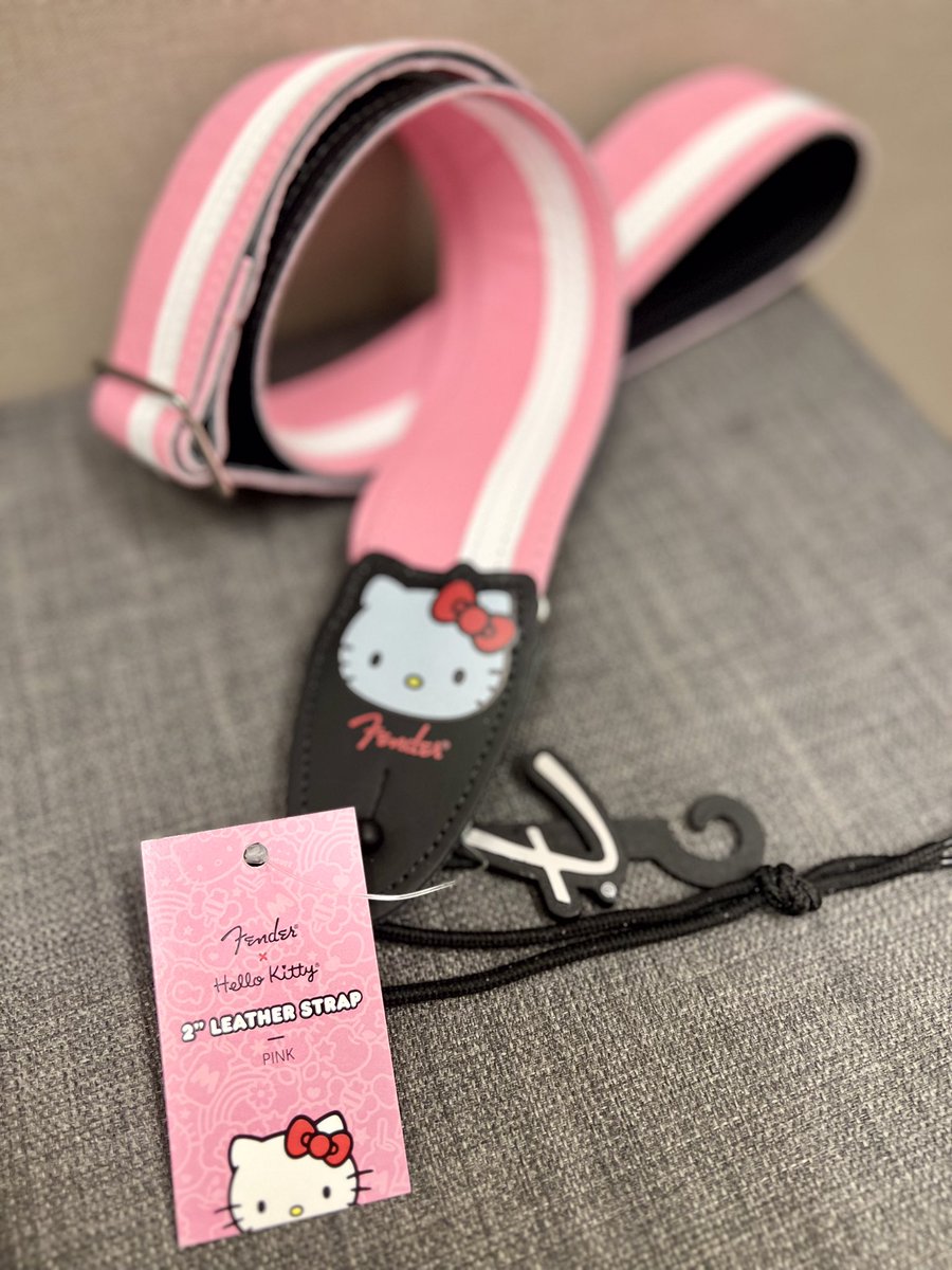 🎀入荷情報🎀 / FENDER×HELLO KITTY COLLECTIONより ギターケースと