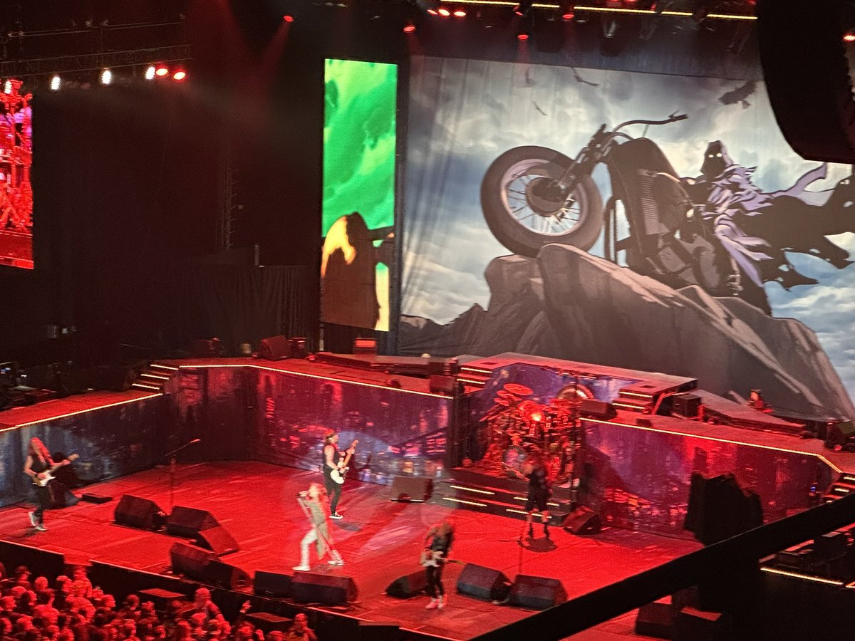 GermW4's tweet photo. More photos tomorrow. Home now.  So tired. Worth it 🤘🤘🤘🤘#IronMaiden https://t.co/uqfiqFQIqJ