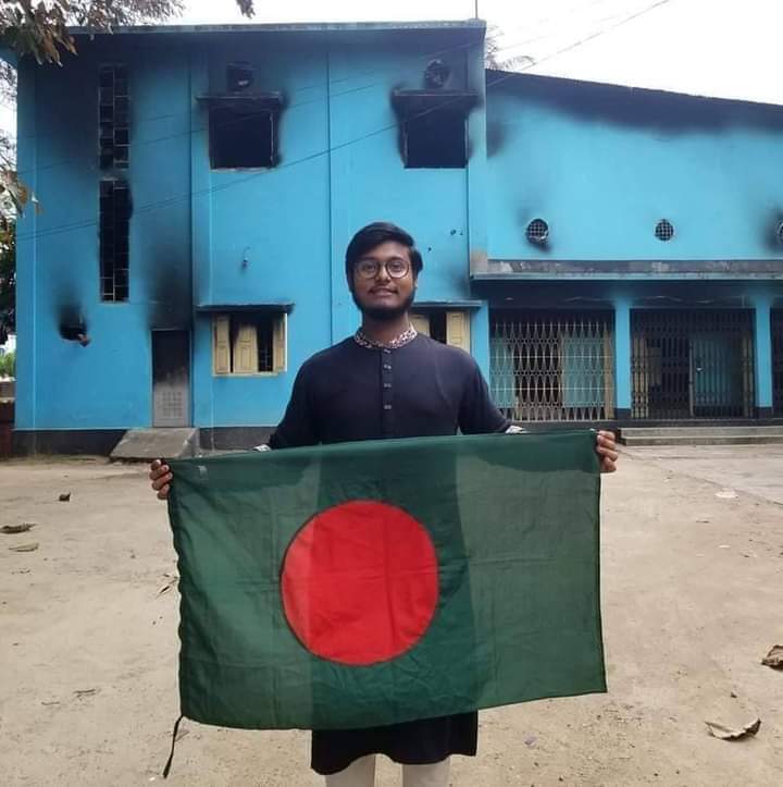 বা-বাহ্‌ বর্তমান ৩৬ জুলাই নতুন স্বাধীন দেশের নতুন মুক্তিযুদ্ধা__________ 😍😍😍

যে নিজের মা কে হত্যা করে ডিপ ফ্রিজে ভরে রেখেছেন