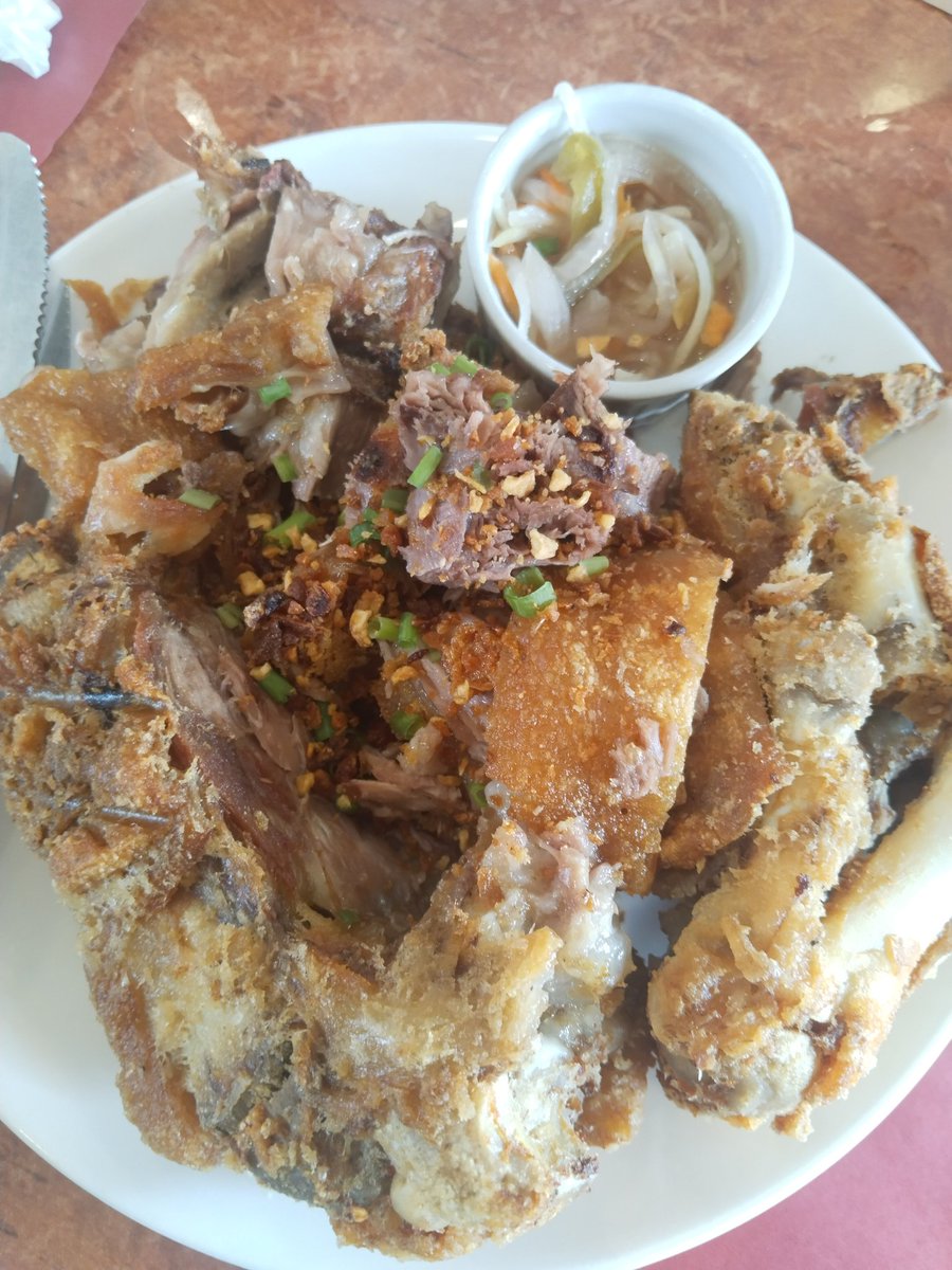 Lenz0819's tweet image. Mangan Tamu 😋❣️
#crispypata #bulalo