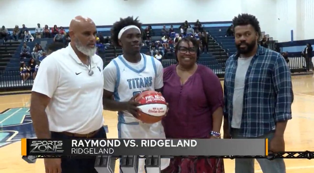 aleshacausey20's tweet photo. Congratulations Phil for Scoring over 1,000 career points
@RHSTitanbball @ptnelson20 @Colossae9 @BigHomie_Tom @Shoemanj @JasonHubbardSr2 @TelanteWebber @Vic777man @jo CV https://t.co/rHHLReJCUh