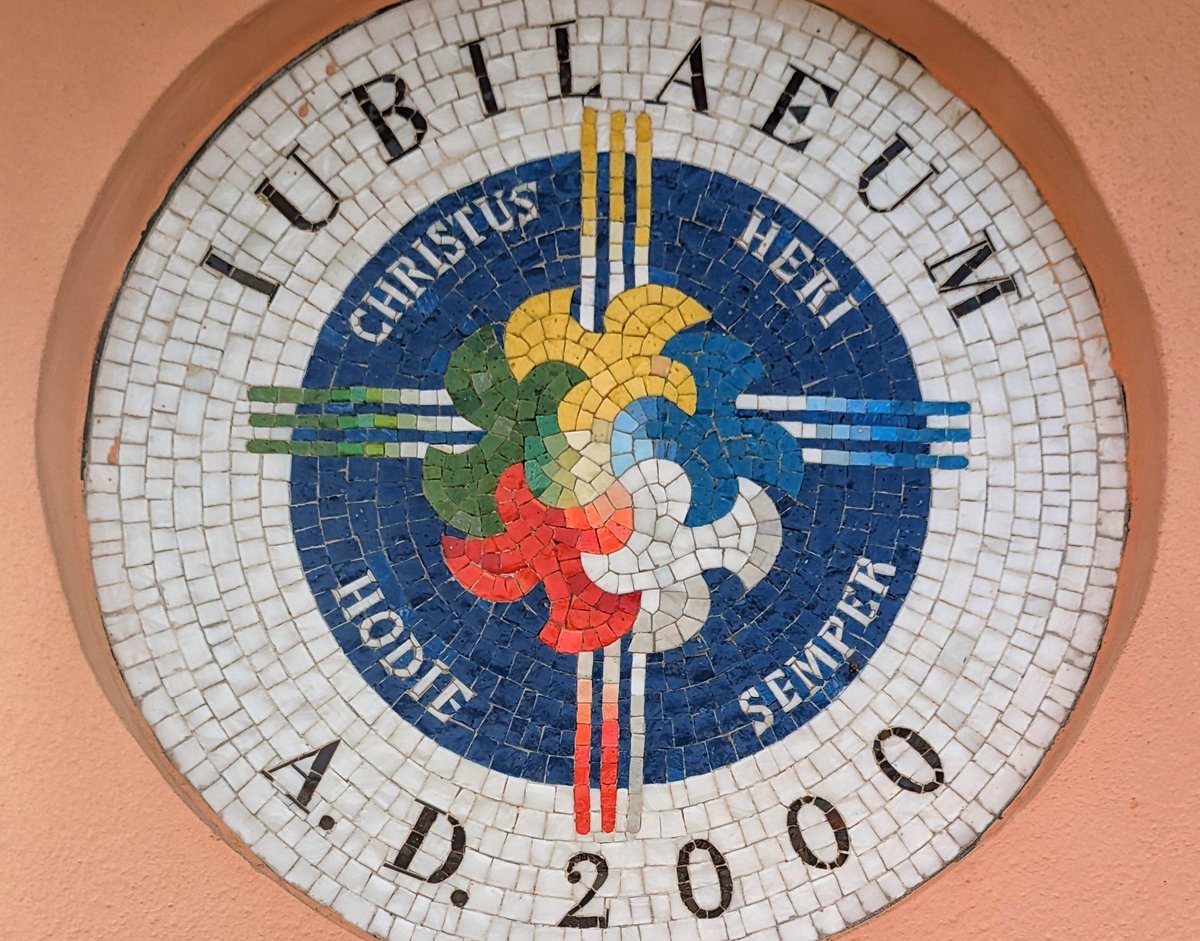 PaolaTreppo's tweet photo. A #Lestans, in comune di #Sequals, sul percorso delle ancone votive 🙏, in via Verdi 🏡: lo spazio di #devozione popolare continua, nella contemporaneità, la lunga tradizione del territorio che vede un elevato numero di cappelle 💒 sparse in campagna
@regioneFVGit @VisitFVG https://t.co/O29q7P44qv