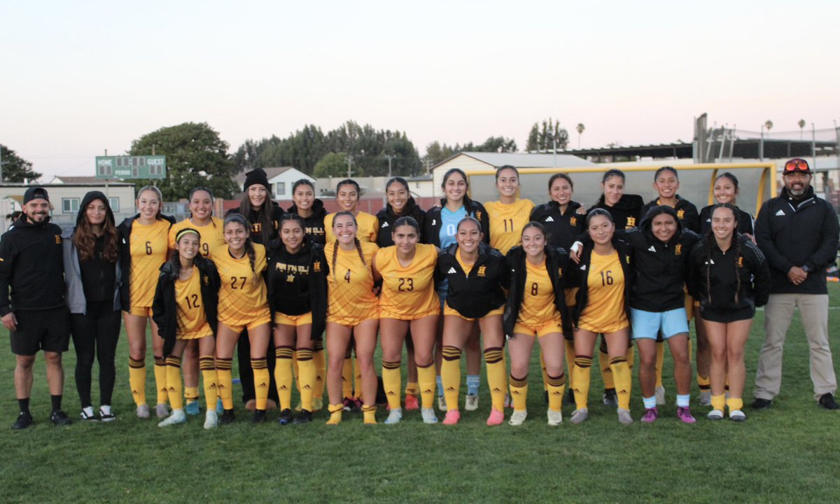 Hartnell Wmns Soccer tweet media