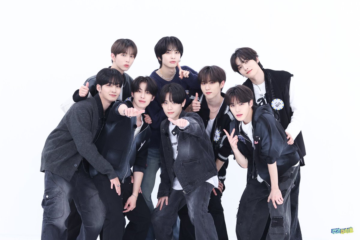 weeklyidol_'s tweet photo. ⭐️주간아이돌 TODAY'S CAST⭐️
#EPEX #이펙스 @the_EPEX
#퍼플키스 #PURPLE_KISS @RBW_PURPLEKISS

잠시 후! 저녁 6시 20분⏰️ 
MBC M &amp; ALL THE K-POP 에서
#주간아이돌 마이돌 특집 이펙스&amp;퍼플키스 편 본방송이 시작됩니다!

🔥놓치지 마시주~앙🔥

본방 링크 : https://t.co/1Y6Q740Yqt https://t.co/A0NEC6XqpN