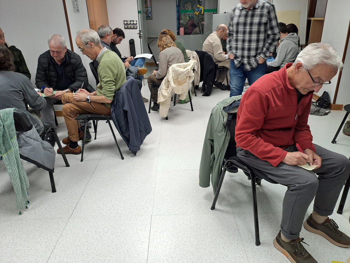 IratzerriLezo's tweet photo. Energia komunitatea sortzeko lehenengo saioa 25 herritar bidu zuen. Gogoa eta sentsibilizazioa aipatu ziren, garrantzitsuena.
@Goiener lagunduko digu prozesu hau aurrera eramaten.
Hurrengo saioa, abenduak 2, 18:30tan. Animatu! https://t.co/5pGyj3dEfw