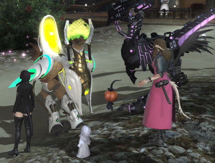 Engorgio2's tweet image. New #sphene chocobo barding looks so good! Now just need the wings and a foam to go with it.

#FinalFantasyXIV