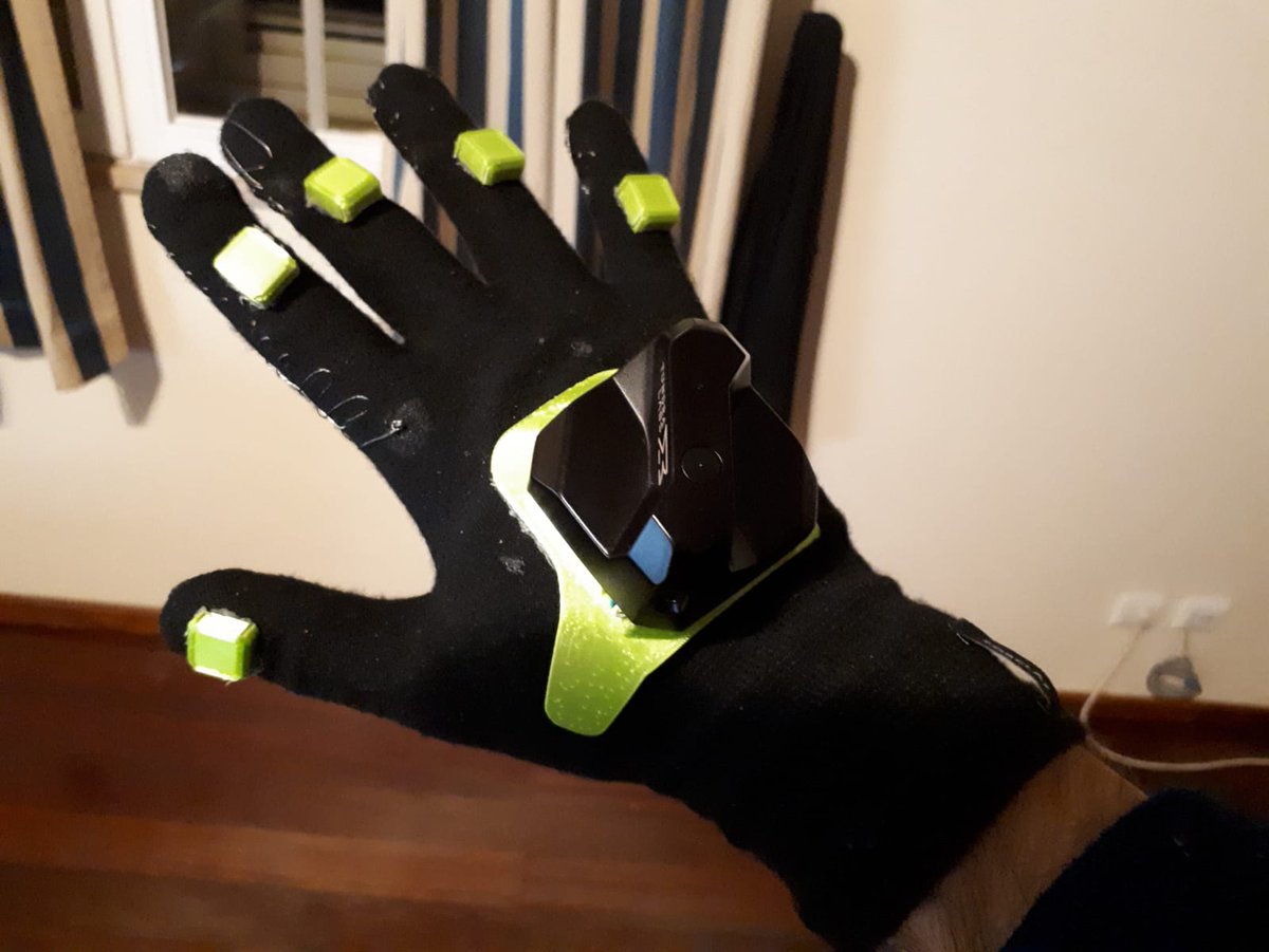 EOZ_VR's tweet image. A brief update on EOZ-Immersive Gloves:

- We HAVE changed the design RADICALLY.  It will be VERY different from the 1st photo.

- We are improving the durability

- We found/almost found a way to accomodate any gloves

- Currently testing materials

eozvr.com/products/eoz-i…