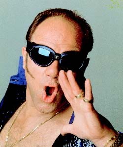 Per ridere un po': 😃 
"Lo sai che c'hai n'soriso verticale da favola?
Je manca solo a parola!
Ma chi te l'ha scolpito? Michelangelo?
Stava in forma quel giorno"
Da: Il GalloCedrone
Verdone
#RomaEIlCinema
#SalaLettura