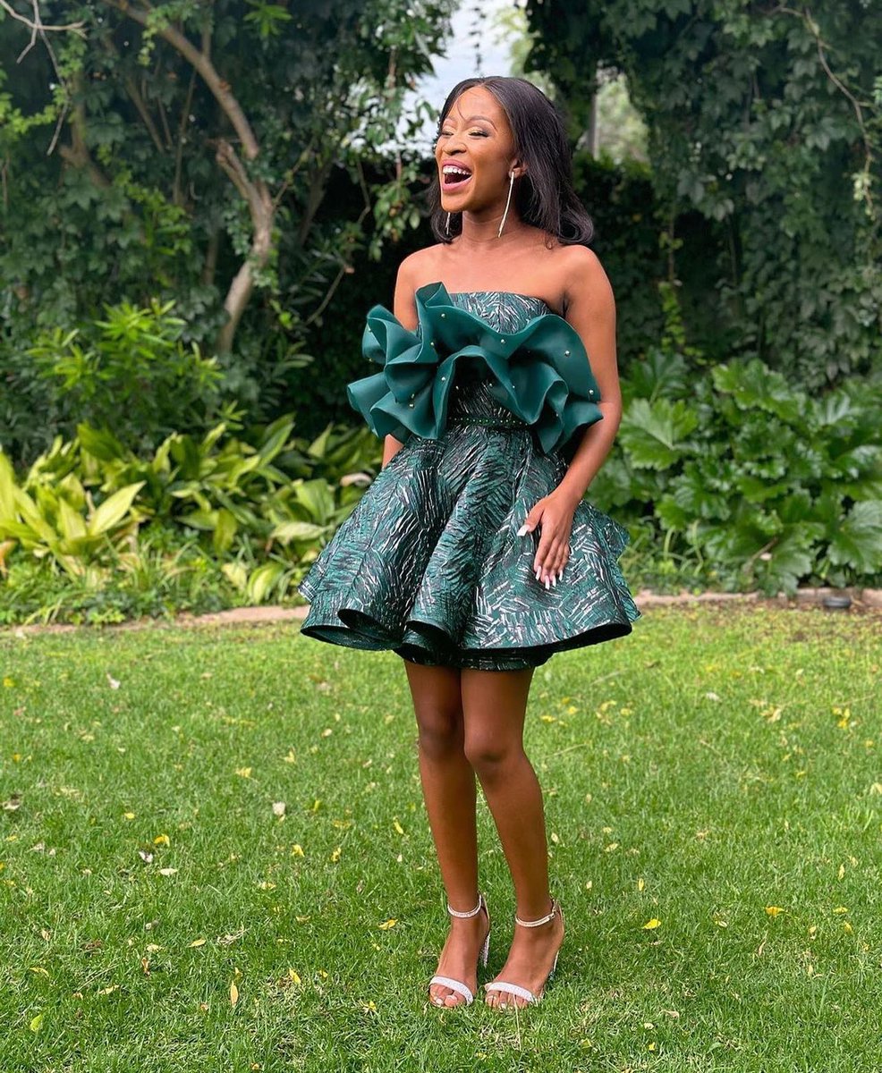 TomiRikhotso's tweet image. I love creating beautiful garments, and nothing makes me happier than seeing my clients feel amazing while wearing them. 🤍