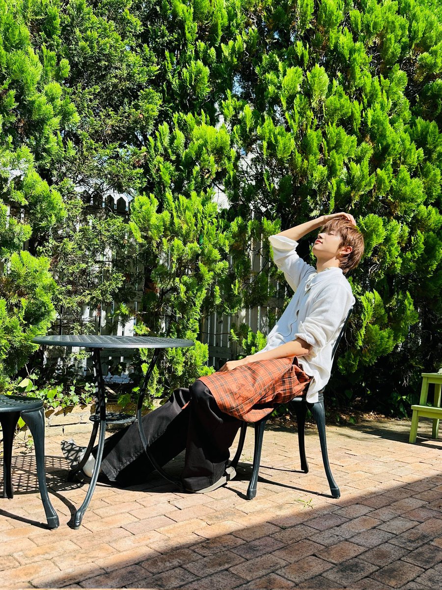 byunweejoo's tweet photo. Selamat datang ke &amp;TEAM CAFÉ 🍂 https://t.co/BXAbkaEDdv