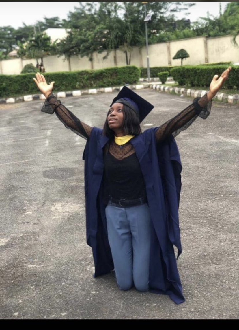 thelegalicons's tweet photo. LORI LLB YI, BABA GBA OPE WA 🥺👩🎓
#TheIcons’23
#UIConvocation2024 https://t.co/pTycMCkIck