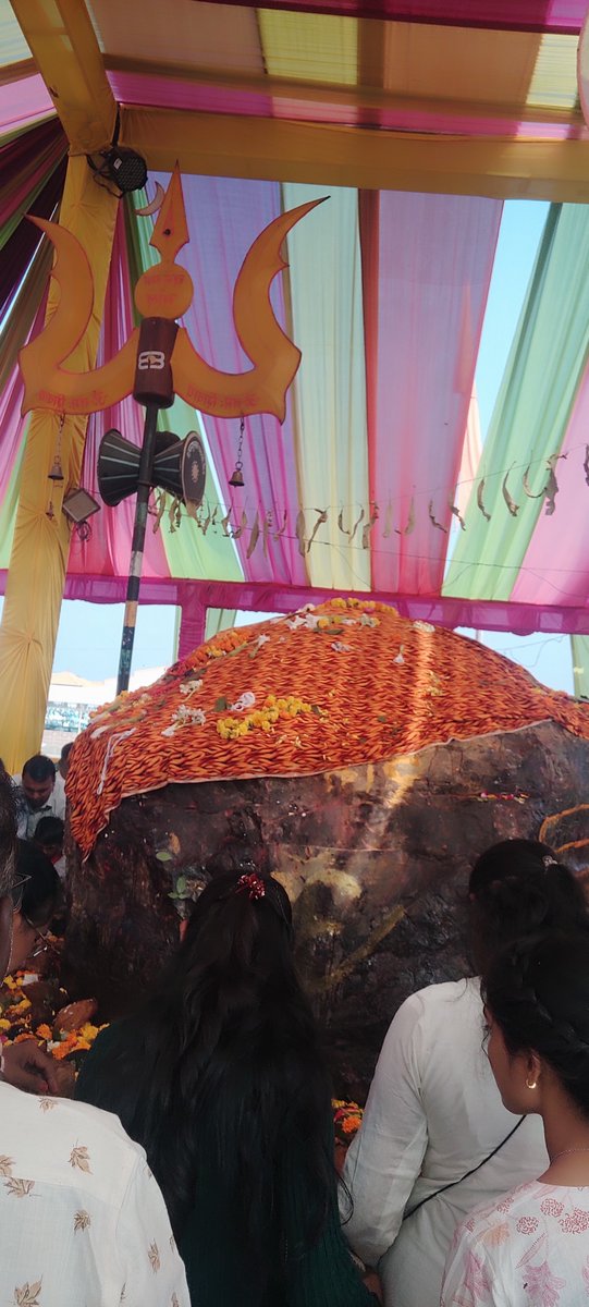 panditmishraji's tweet image. आज दिनांक 13-11-2024 बुधवार को कुबेरेश्वर धाम सीहोर के भव्य दर्शन
कुबेरेश्वर भंडारी आप सभी की मनोकामना पूरी करे
#kubereshwardhamsehore #kubereshwarmahadev #sihorewale 
#kubereshwardhamkeupay #pandit_pradeep_ji_mishra #aarti 
#Jyotirlinga #BhogAarti  #darshan