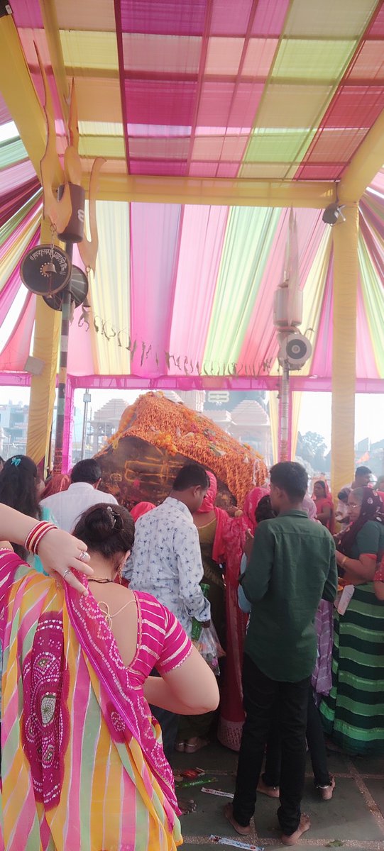 panditmishraji's tweet image. आज दिनांक 13-11-2024 बुधवार को कुबेरेश्वर धाम सीहोर के भव्य दर्शन
कुबेरेश्वर भंडारी आप सभी की मनोकामना पूरी करे
#kubereshwardhamsehore #kubereshwarmahadev #sihorewale 
#kubereshwardhamkeupay #pandit_pradeep_ji_mishra #aarti 
#Jyotirlinga #BhogAarti  #darshan