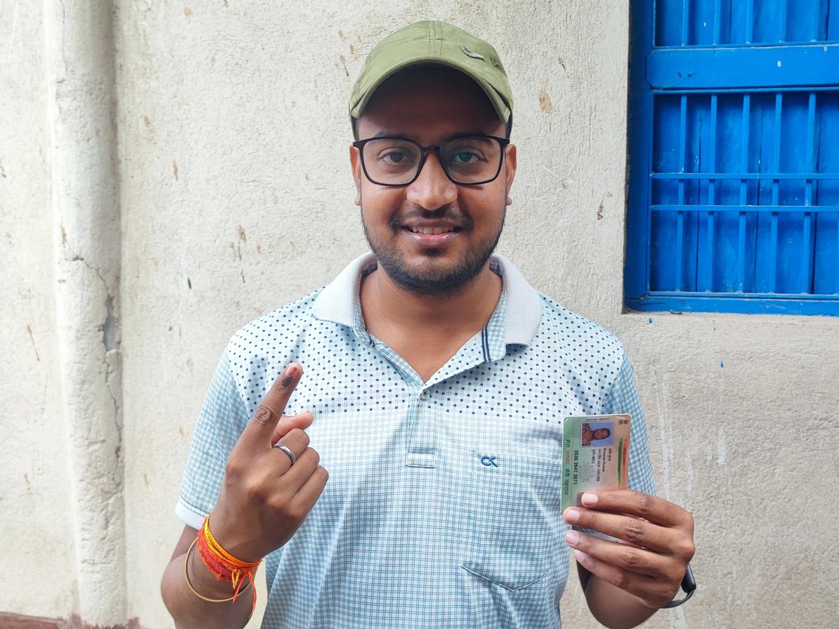 imprakuv's tweet photo. I cast my vote for a better Belaganj. #By-Election #Belaganj #Vidhansabha https://t.co/I4KE6pzTao