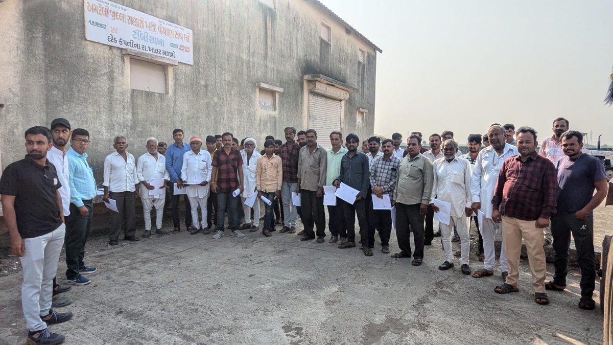 અમરેલી જિલ્લાના જાફરાબાદ તાલુકા  ના ટીંબી માર્કેટિંગ યાર્ડ ખાતે મુખ્યમંત્રી કૃષિ યાંત્રિકીકરણ યોજના હેઠળ લાભાર્થીઓએ ખરીદેલ ખેતીના વિવિધ સાધનોનુ કેમ્પનું આયોજન કરી ભૌતિક ચકાસણી કરવામાં આવી.સાથે તમામ આવેલ ખેડૂતો ને એગ્રિસ્ટેક ફાર્મર રજિસ્ટી માંટે સમજવામાં આવ્યા અને માહીતી આપી