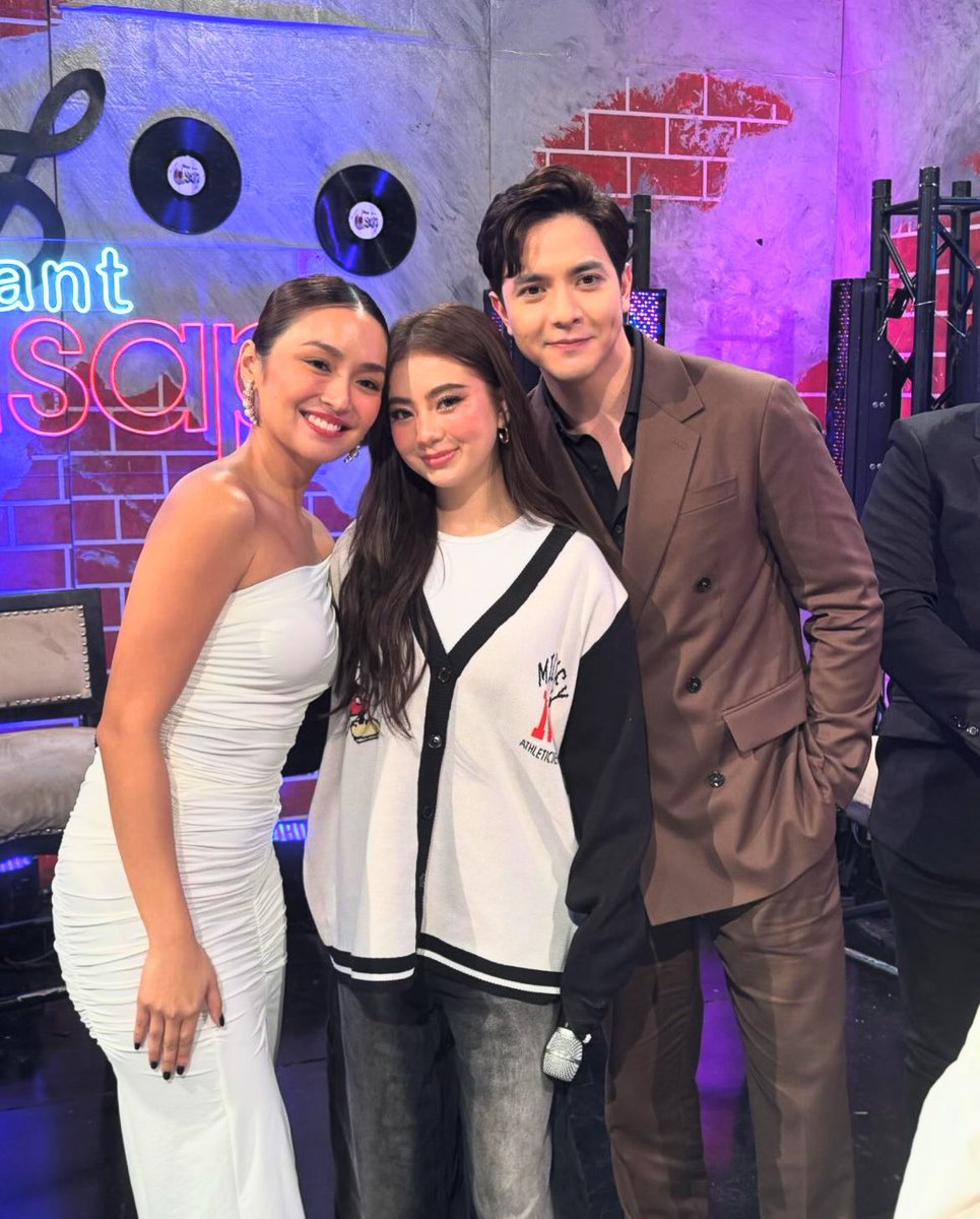 kowalerts's tweet photo. KathDen with PBB Gen 11 Big Winner Fyang Smith 🥰🥰🥰

 #HelloShowtimeAgain #HelloLoveAgainNOWSHOWING https://t.co/y0b3StFc01