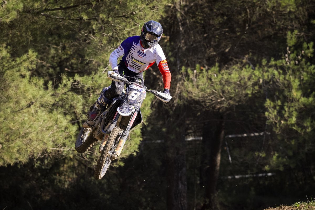 #Motocross
Pernes-les-Fontaines-84 : Une 2e place pour l'Équipe de France au #TrophéeMéditerranéen !
➡️urls.fr/nHgKxt
#ffmoto