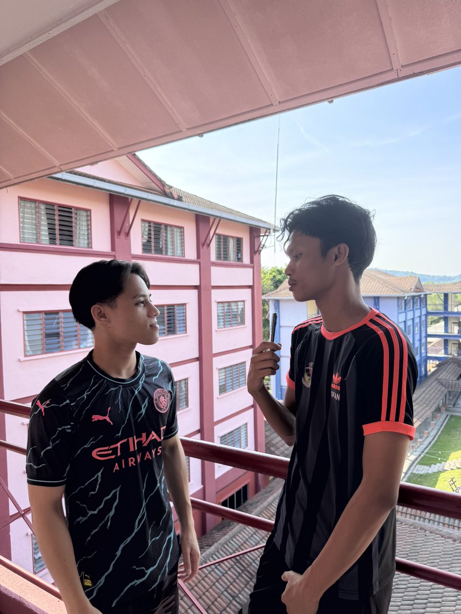 Irf3n005's tweet photo. As the sponsored college's JPB, Afiq stated that "we have recently seen that the sponsored college successfully repaired the damaged Coway water machine on floor 1, wing 2 and also carried out activities such as cleaning toilets throughout the sponsored college." https://t.co/4lZrwcIpRI