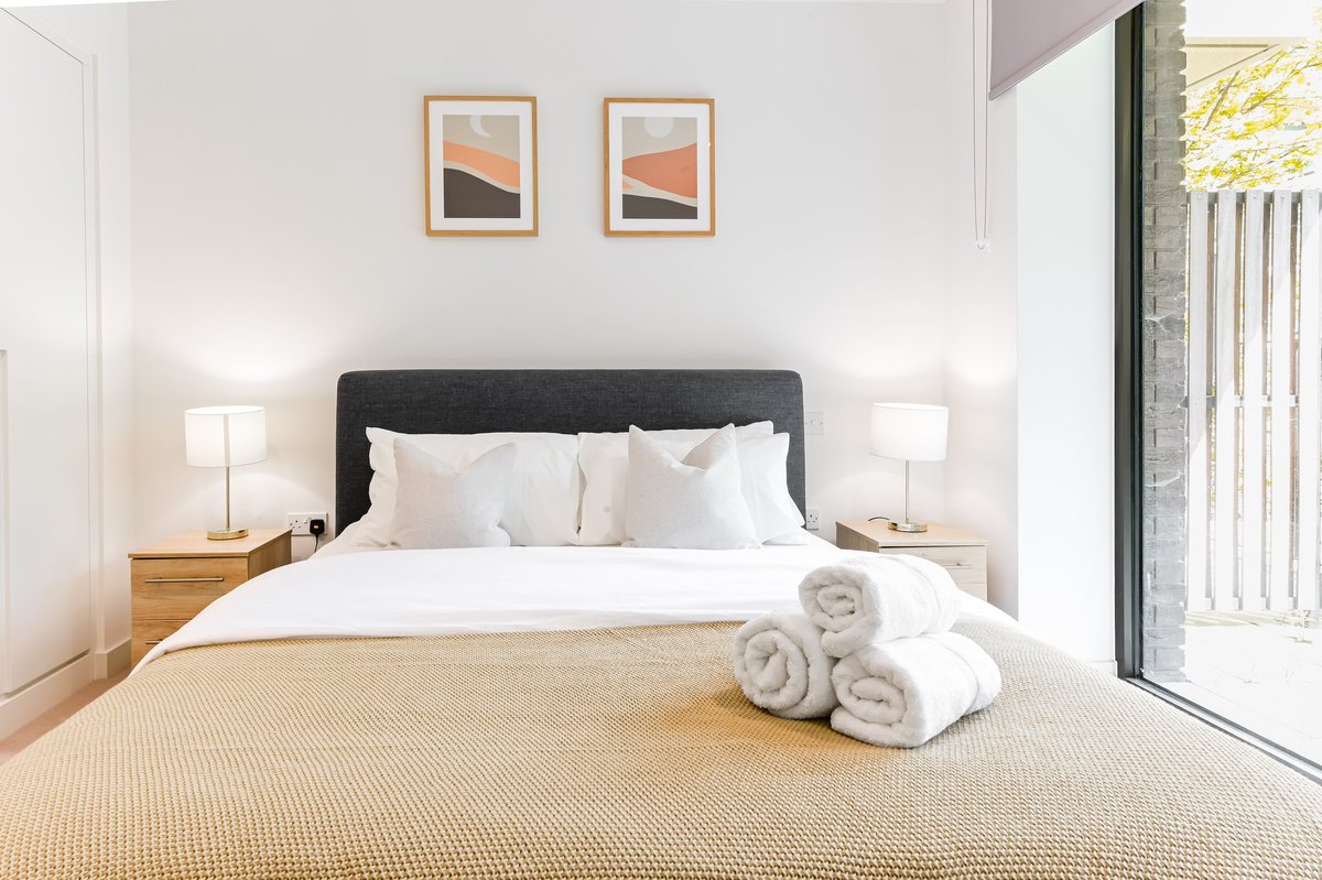 Shortletconnect's tweet photo. A well-kept apartment is something property managers on
Short Let Connect can help you achieve.
Click here to connect with one: https://t.co/PheETA8muL
___
#ShortLetConnect
#propertymanagement
#propertymanager #airbnb
#ukproperty
#shortletmanagement
#ukshortlet #londonshortlet https://t.co/zS5RtxXC2j