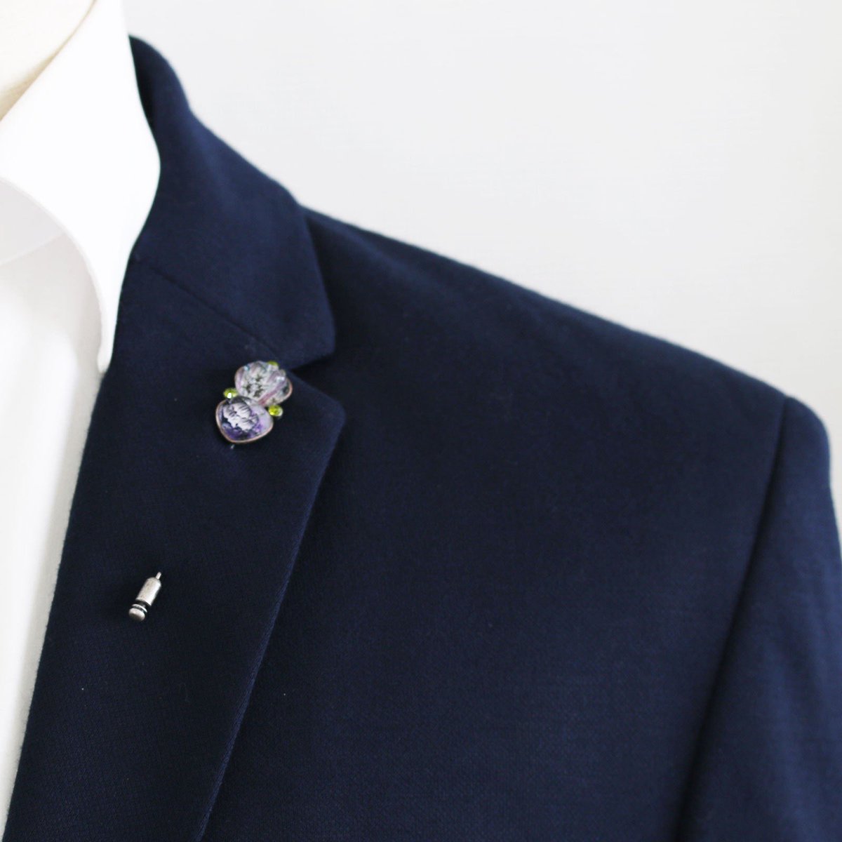 TAMARUSAN_en's tweet image. Cute heart-shaped resin hat pins are now on sale! Add a stylish touch to your hat and enhance your look. Available in limited quantities at a special price! #Sale #HatPin #HeartAccessory #TAMARUSAN