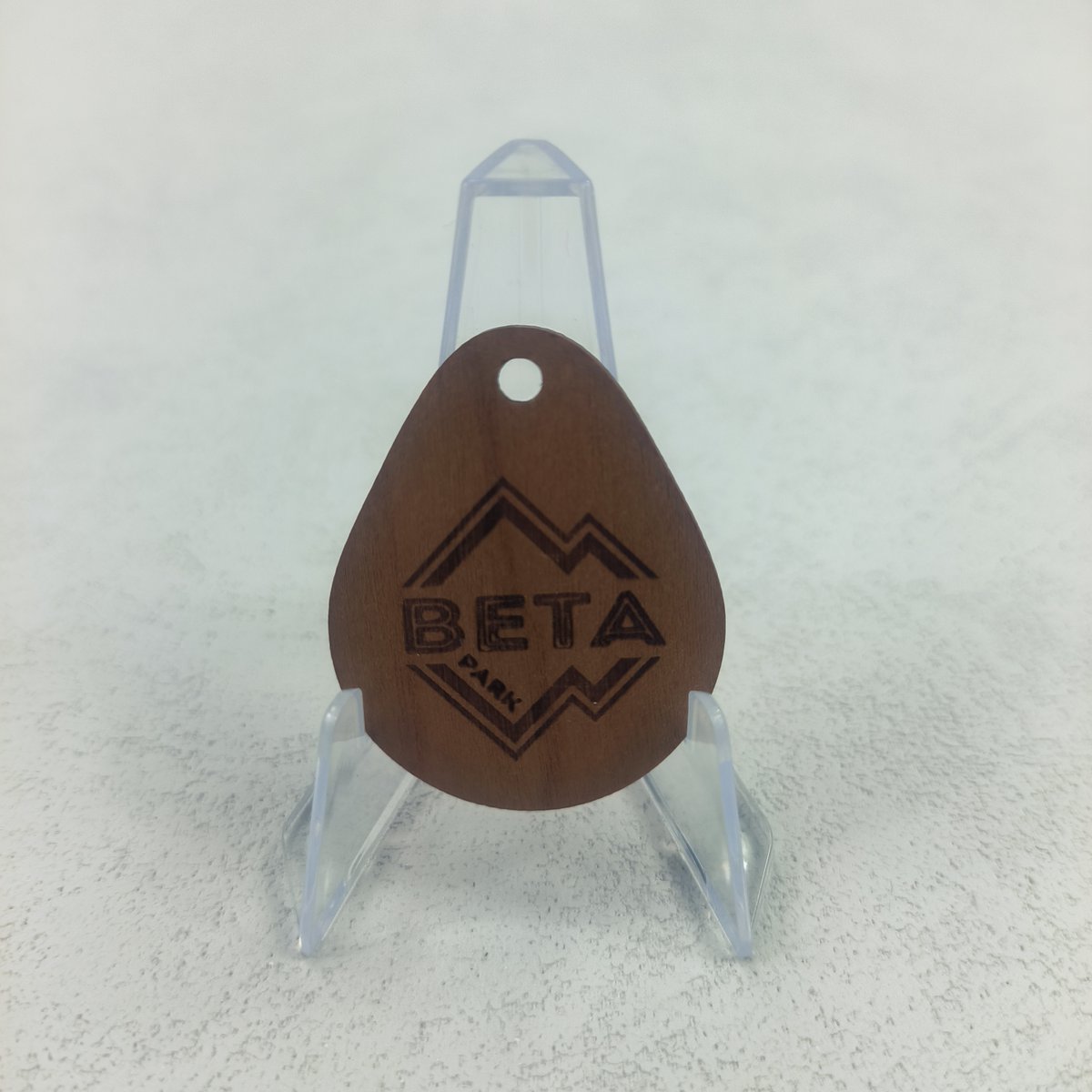 huyirfid's tweet image. laser cut wooden card key fobs with f08 chips for hotels #keyfob #keytag #hotelcard #hotelkey #woodencard