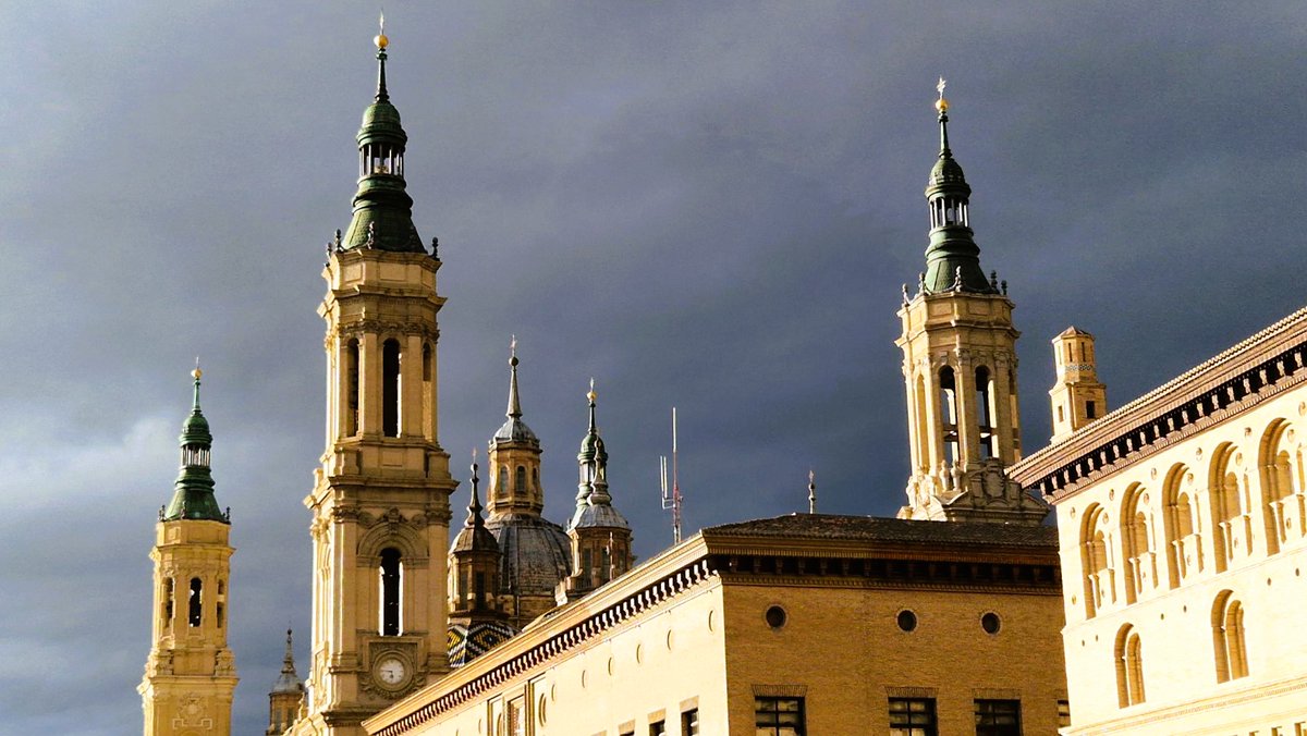 #Saragozza è la città con due cattedrali. Solitamente, di cattedrale ce n'è una sola ma non in quella città spagnola, dove c'è davvero tanto da scoprire. Anche in quelle due chiese. Ve ne parlo oggi. emotionrit.it/2024/11/pilar-… <a href="/SpagnaInItalia/">Spagna in Italia</a> <a href="/ZaragozaTurismo/">Zaragoza Turismo</a>