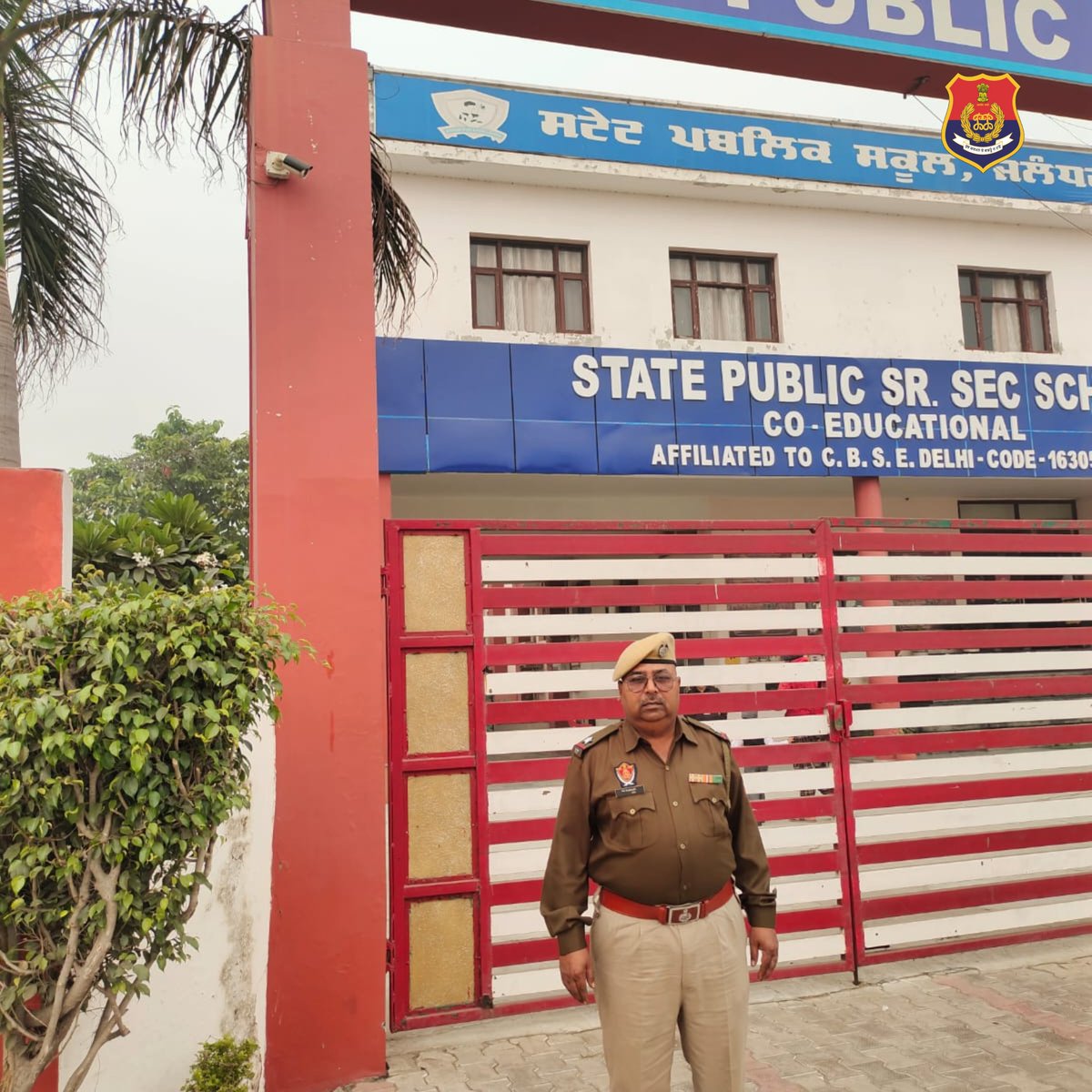 CPJalandhar's tweet photo. Commissionerate #Police Jalandhar is proactively conducting thorough checks to #Safeguard schools and colleges, ensuring a #SafeEnvironment for all. Our commitment to maintaining #Peace and #Safety remains unwavering!
#JalandharPolice
#SchoolCollegeChecking
#SafetyFirst https://t.co/U5CvNfW5sI