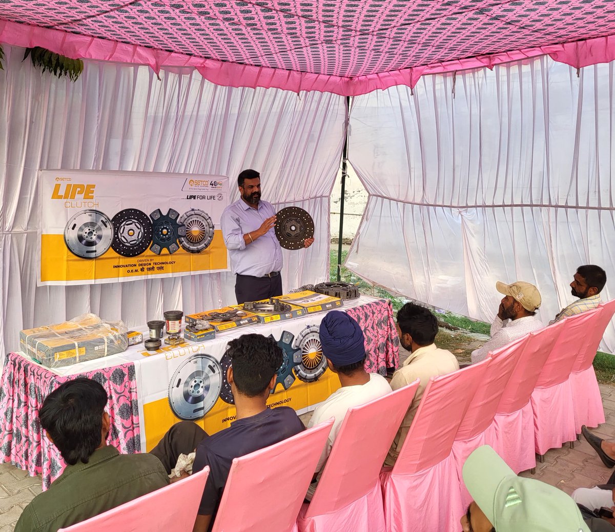 SetcoAuto's tweet photo. At our Corner Meet in Khanna, mechanics united to experience the quality and performance of our Lipe Clutches and Allied Products. Together, we’re shifting gears toward success.
#SetcoAutoSystems #Leadersintruckparts #Clutchleaders #SetcoLipe https://t.co/K9xZqgI5NW