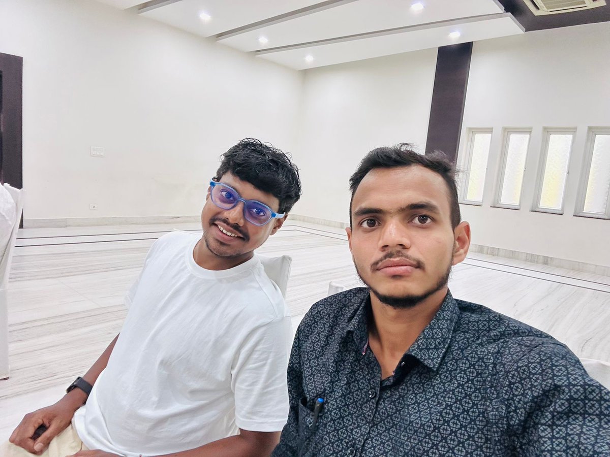JaynarayanJMM's tweet photo. Happy Happy Birthday @ShanuHansdak Bro ❤️ 

#HappyBirthday #VoteForJMM
#झारखण्ड_में_खटाखट #HemantSoren https://t.co/wgDEWpU2Tw