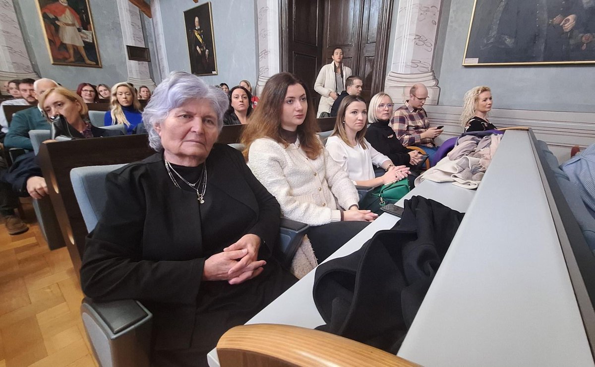 AStricak's tweet photo. Tko sve pruža socijalne usluge, kolike su potrebe i kako ih dalje razvijati, pitanja su na koja će odgovore dati ➡️ Socijalni plan Varaždinske županije za razdoblje od 2024. do 2026. godine - strateški dokument koji se izrađuje u sklopu istoimenog EU projekta. https://t.co/cw9MiqOpj5