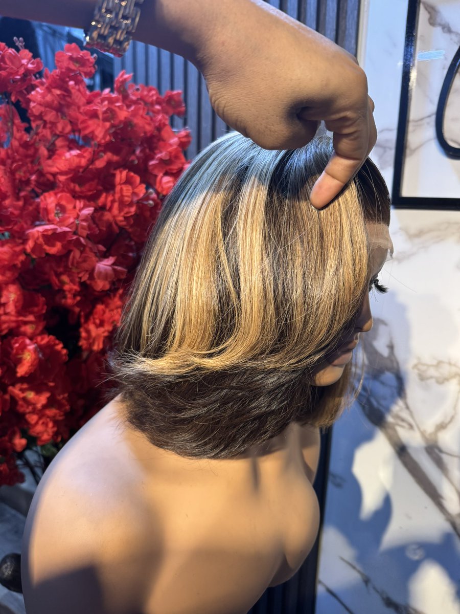 florga_'s tweet photo. @crazeclown I sell high quality human hairs (wigs) at the very best prices, when you think about hair, think Shaw because I do everything hair, from the sale of hairs to revamping, styling, wigging, coloring, designing the wig of your dream. https://t.co/q33Sd01B5V