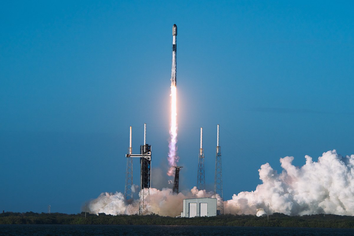 Falcon 9 delivers 24 <a href="/Starlink/">Starlink</a> satellites to orbit from Florida