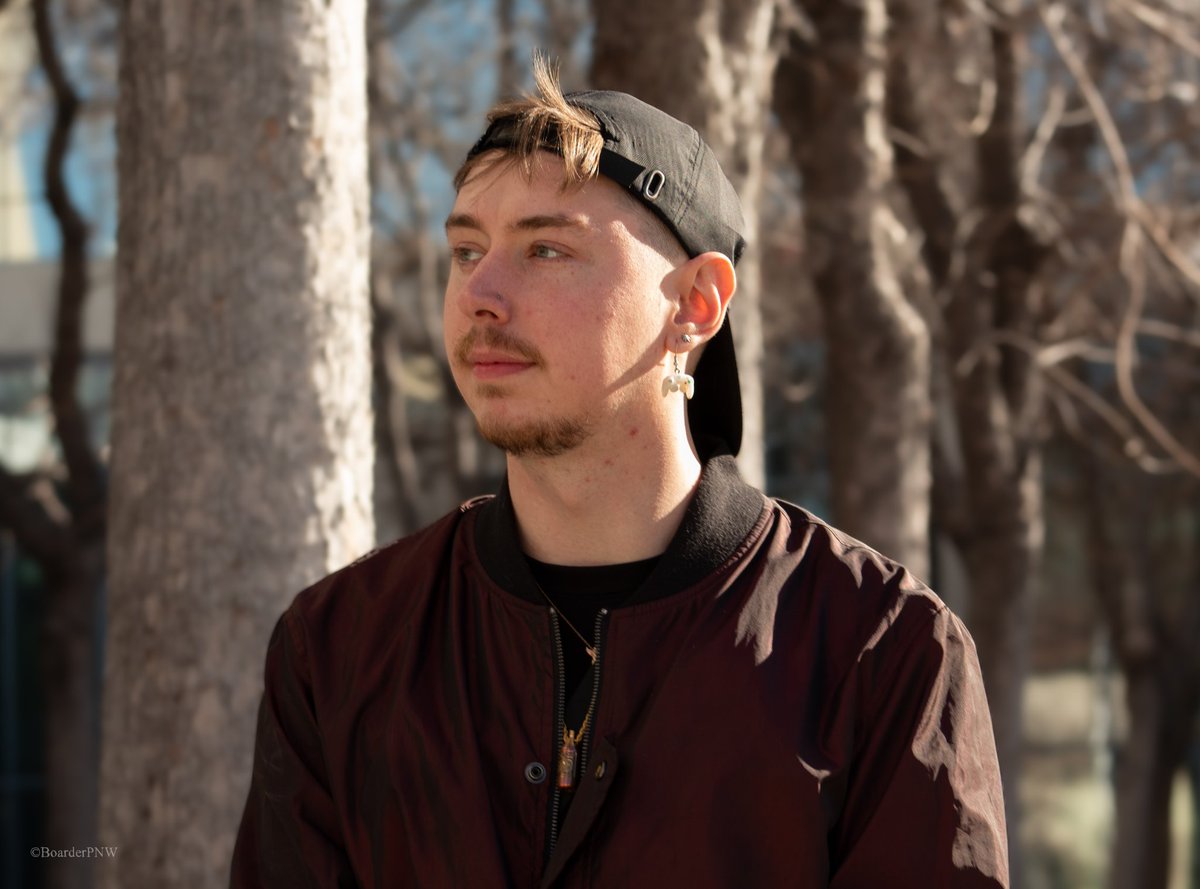 I'll be at Don't Park this weekend taking pics! If you're interested in a quick photo session DM me!

1 pic for $10
2 for $20
3 for $25