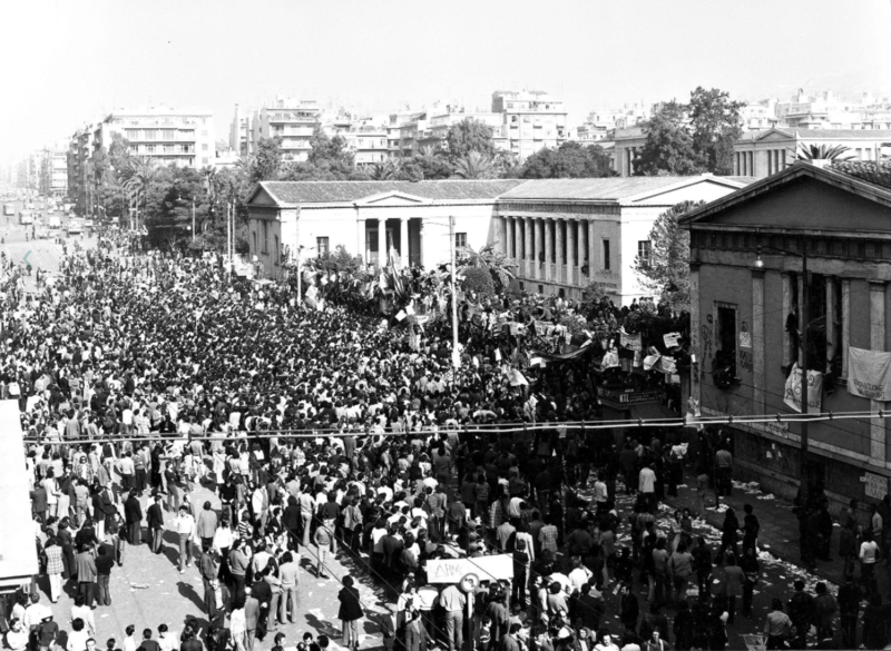 GianGiorg's tweet photo. @stathisdrogosis Θα ξανακούσουμε το κουτοπόνηρο «δεν υπήρχαν νεκροί ΜΕΣΑ στο πολυτεχνείο» το οποίο αγνοεί πλήρως ότι η εξέγερση ήταν λαϊκή και όχι μια μεμονομένη κατάληψη. https://t.co/qpMcJU2a3I
