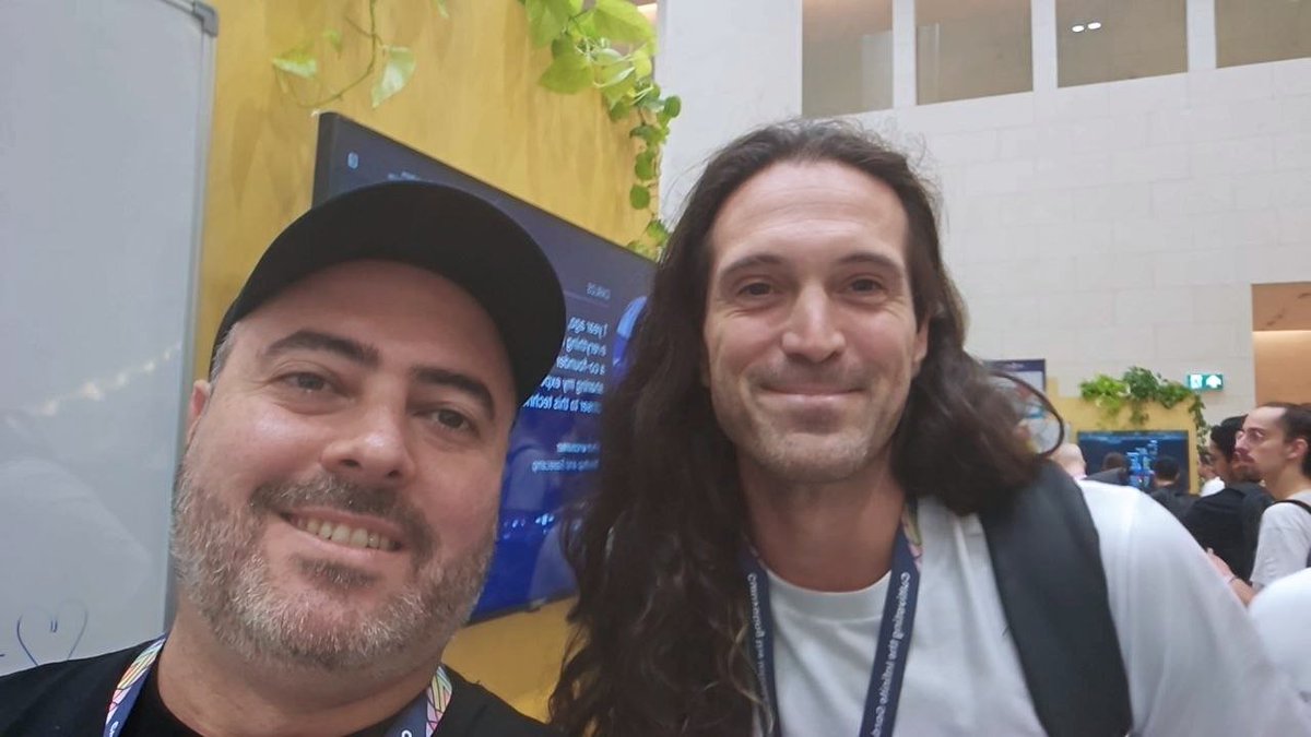 2.5 years later <a href="/HubCityDAO/">HubCityDAO</a> members meet in #DevconSEA <a href="/barretodavid/">David Barreto</a> <a href="/jcarbonnell/">Julien Carbonnell</a> <a href="/sename__/">Sename Koffi A.</a>