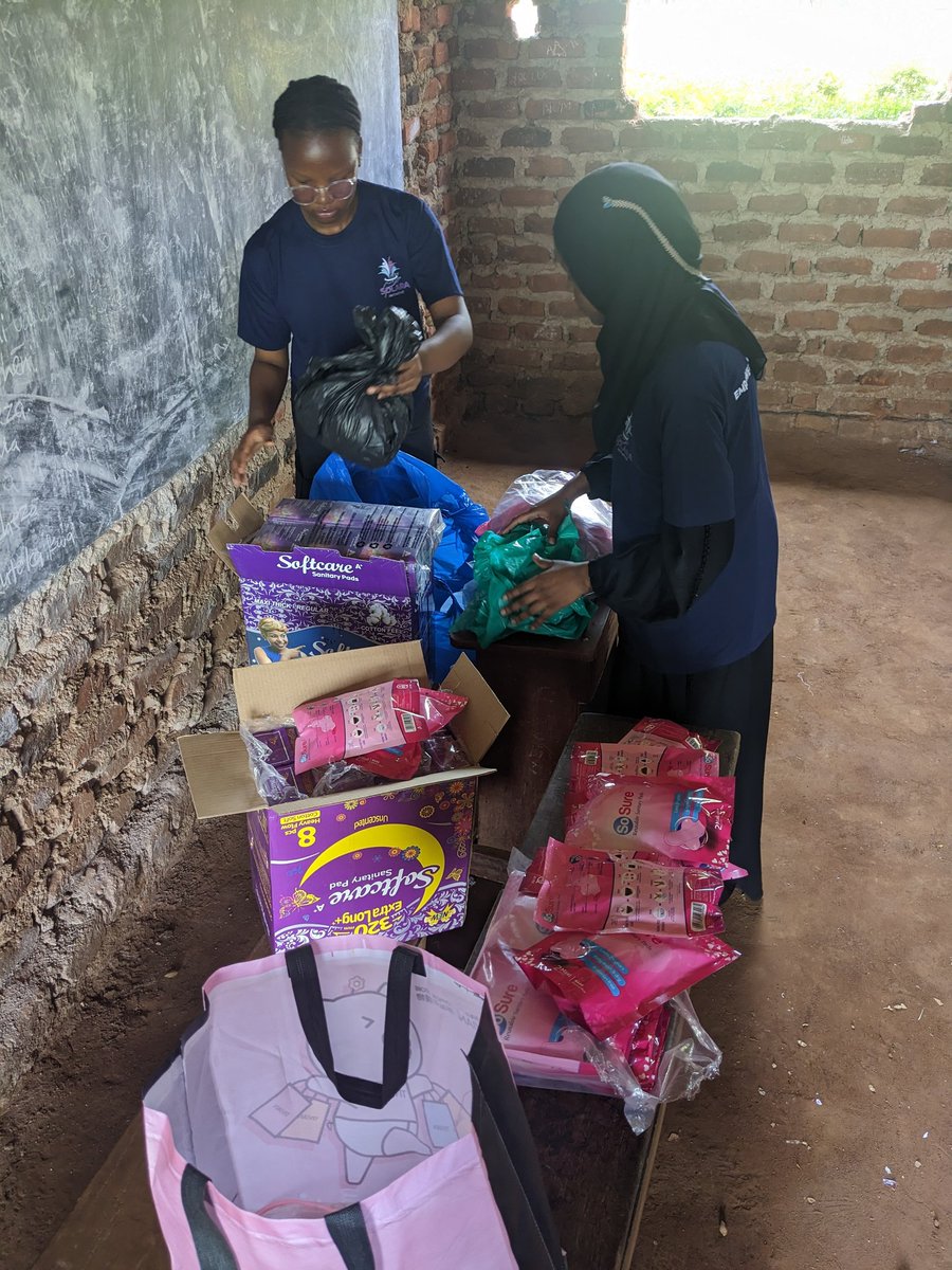 PriceyMS's tweet photo. Solara at Bulamajji Community SS Iganga- Girls learnt  how to make reusable sanitary pads, partnered with KDI fund  to provide both reusable and disposable pads and had open discussions on menstrual health. Empowering them with tools and knowledge—a step toward lasting change https://t.co/VlqU4BuaES