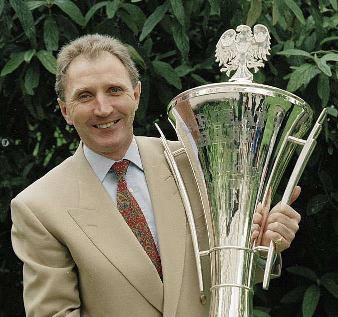 LUFCDATA's tweet photo. Happy 81st birthday to Leeds legend Howard Wilkinson. He remains the last English manager to win the top flight league in England.

Division 1 Winners
Division 2 Winners
Charity Shield Winners
League Cup Finalists
English Manager of the Year
Days In Charge: 2,892
Win Rate: 43.45% https://t.co/TBoW9YTadT