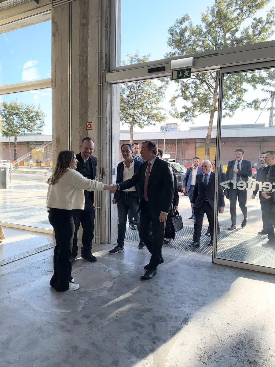 StartupLu's tweet image. Insightful visit of the @unicornfactoryl with H.R.H. Prince Guillaume, @Xavier_Bettel and Mrs. Martine Schommer.
Very inspiring to see how #UnicornFactory contributes to positioning Lisbon as a center of tech #innovation, #entrepreneurship, and #creativity.