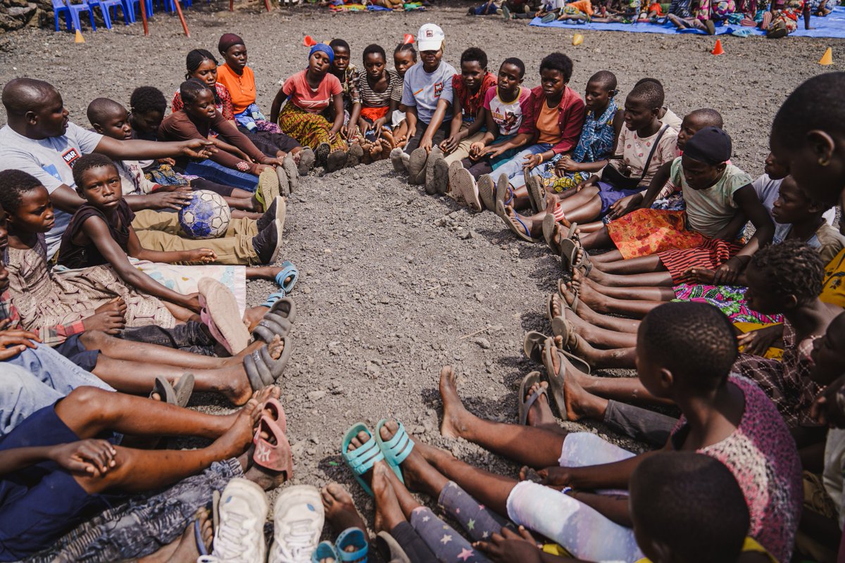 UNICEF en RDC (@unicefdrc) on Twitter photo 📸<a href="/JakobWernerman/">Jakob Wernerman</a> et des équipes de <a href="/SwedeninDRCongo/">Sweden in DR Congo</a> ont visité les sites Rusayo 1 et 2 près de Goma.
Grâce aux fonds flexibles de la Suède, <a href="/UNICEFDRC/">UNICEF en RDC</a>, <a href="/WFPDRC/">WFP DRC</a> et @UNHCRDRC mettent en œuvre l’approche nexus pour aider à répondre aux besoins des familles à l’est de la RD Congo. 📸<a href="/JakobWernerman/">Jakob Wernerman</a> et des équipes de <a href="/SwedeninDRCongo/">Sweden in DR Congo</a> ont visité les sites Rusayo 1 et 2 près de Goma.
Grâce aux fonds flexibles de la Suède, <a href="/UNICEFDRC/">UNICEF en RDC</a>, <a href="/WFPDRC/">WFP DRC</a> et @UNHCRDRC mettent en œuvre l’approche nexus pour aider à répondre aux besoins des familles à l’est de la RD Congo.