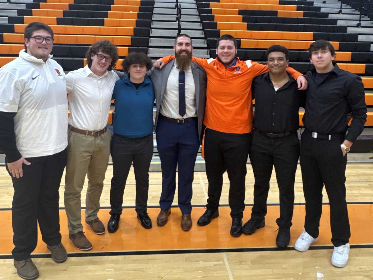 Matt Murphy (@murphy_noeagles) on Twitter photo Fall sports banquet last night. Proud of this group for coming together up front. #OLine #GoEagles Fall sports banquet last night. Proud of this group for coming together up front. #OLine #GoEagles