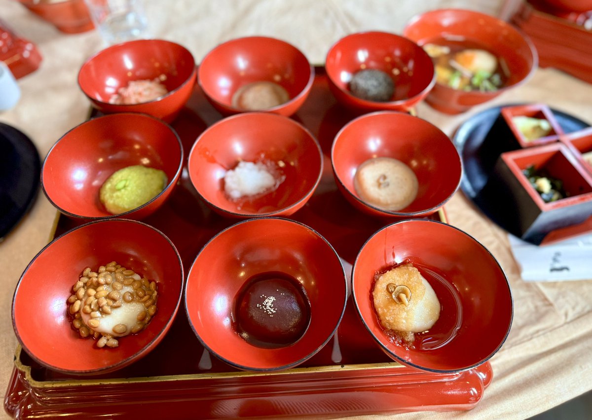 mooooomingreeen's tweet photo. いろんなお餅が食べられるのが良い
果報餅（お餅に枝が入ってる）に当たるとなにかもらえるみたい

#岩手県　#一関市　#蔵元レストランせきのいち　#せきのいち https://t.co/NMxw1h4mqq