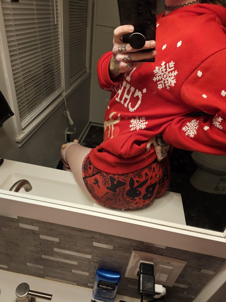 capitalist femboy tweet media