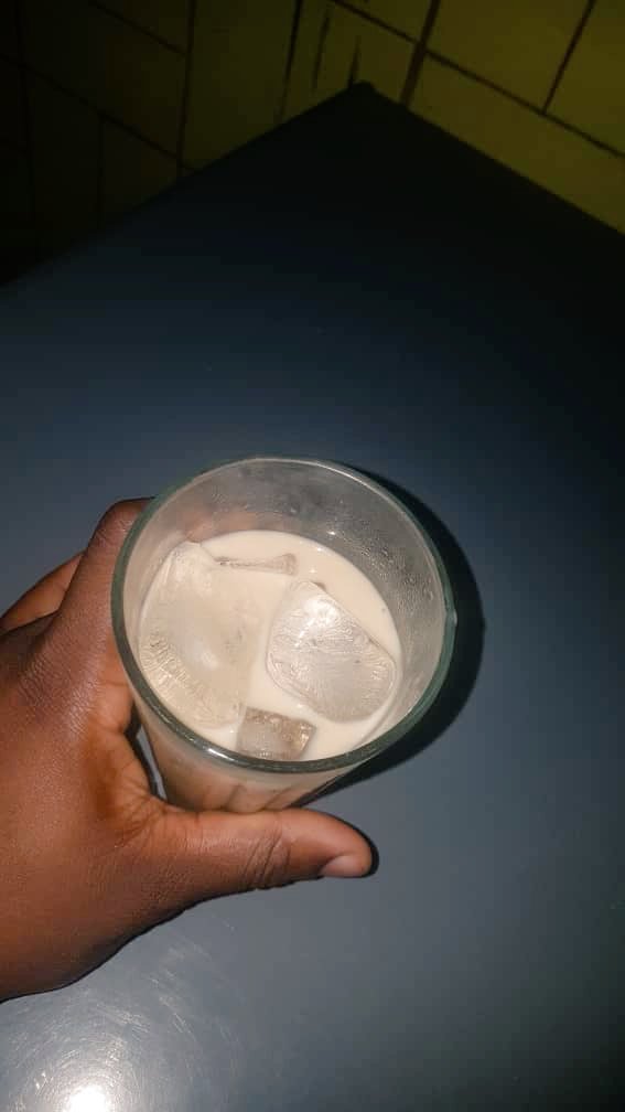 Hello
Je brûle les doigts pour vivre🌚
En mettant à votre disposition
📌Porc, poulet, viande fumés
📌 Poisson braisé peu importe la grosseur
📌 Marmite de ndolè pour réception ou maison
Je fais aussi du bon Baileys à consommer avec des glaçons
#MercrediBiz 
📍Yaoundé