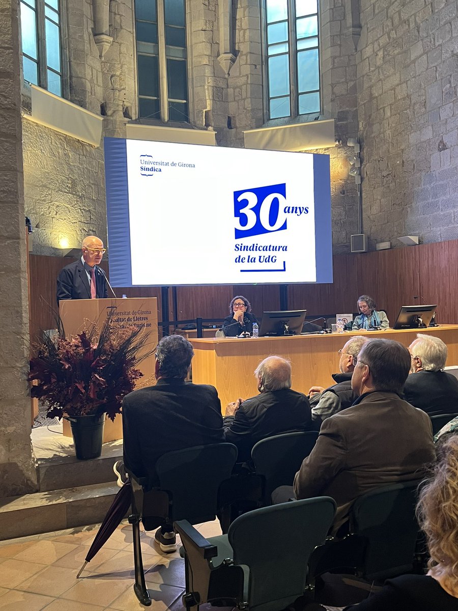 Avui celebrem els 30 anys de la Sindicatura de la UdG amb un acte institucional amb <a href="/montsepalma/">montsepalma</a> <a href="/RectorUdG/">Rector UdG</a> i <a href="/marina68marina/">Marina Subirats</a>.
