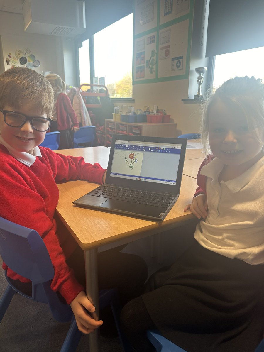 GCPYEAR2's tweet image. We’ve drawn flowers using the trackpad on the chromebooks, look at some of our work! @PrimaryGreat #gcpcomputing
